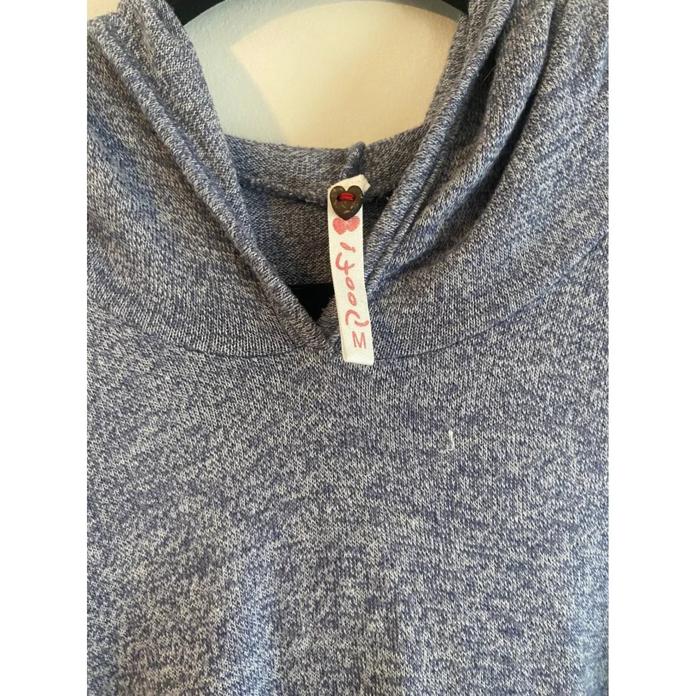 Poof! Soft Cozy Knit Blue Grey Heather Cold Shoulder Pullover Hoodie Size S - Picture 4 of 11